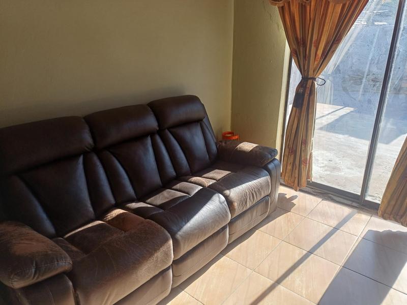 2 Bedroom Property for Sale in Ravensmead Western Cape